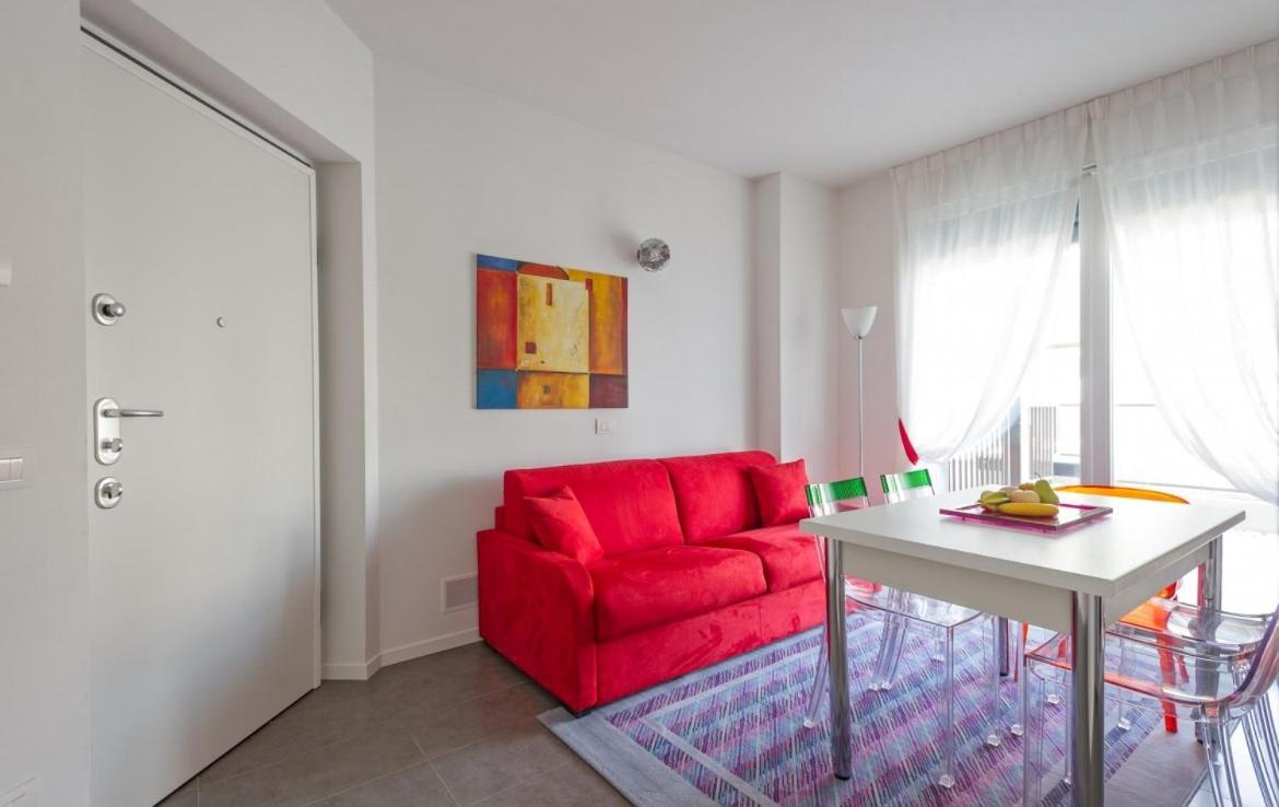 Modern Apartments Lake View With Pool Musso ภายนอก รูปภาพ