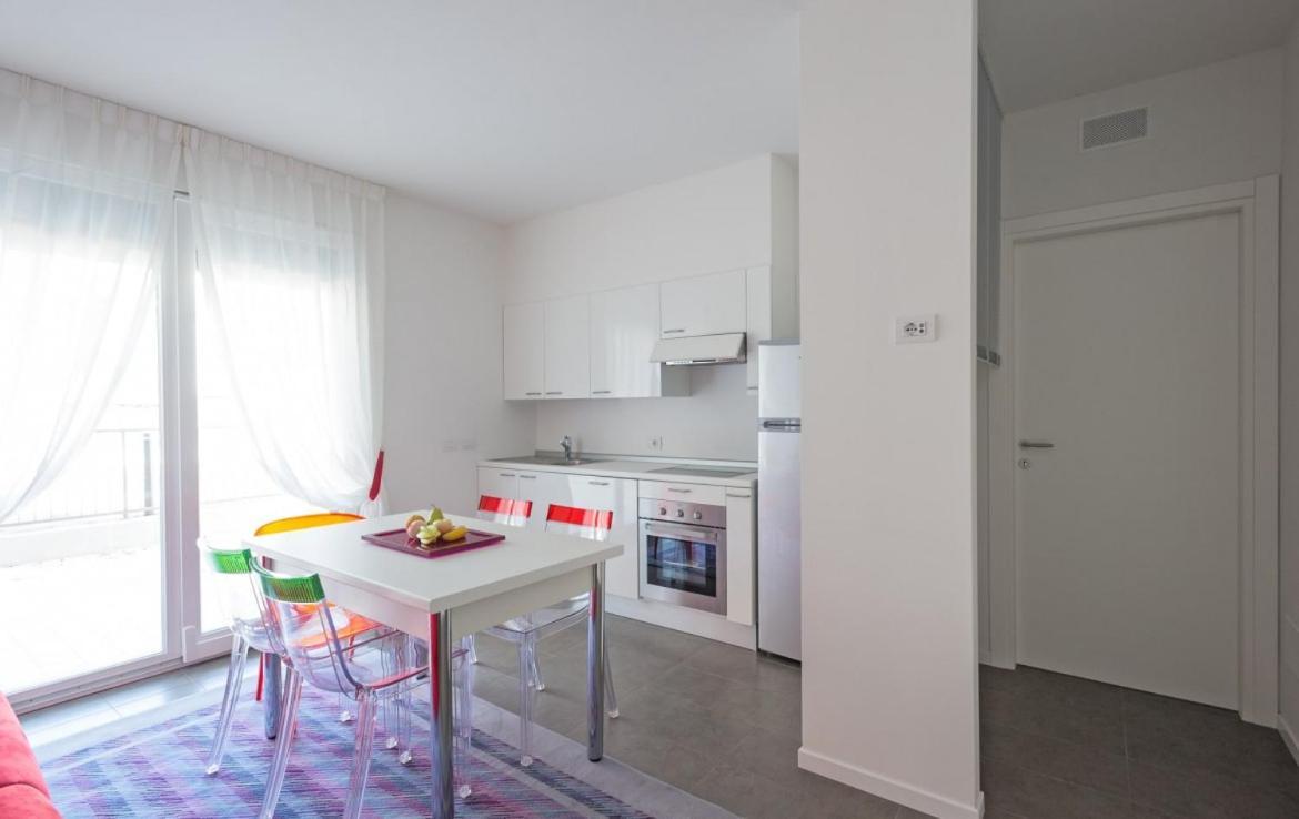 Modern Apartments Lake View With Pool Musso ภายนอก รูปภาพ
