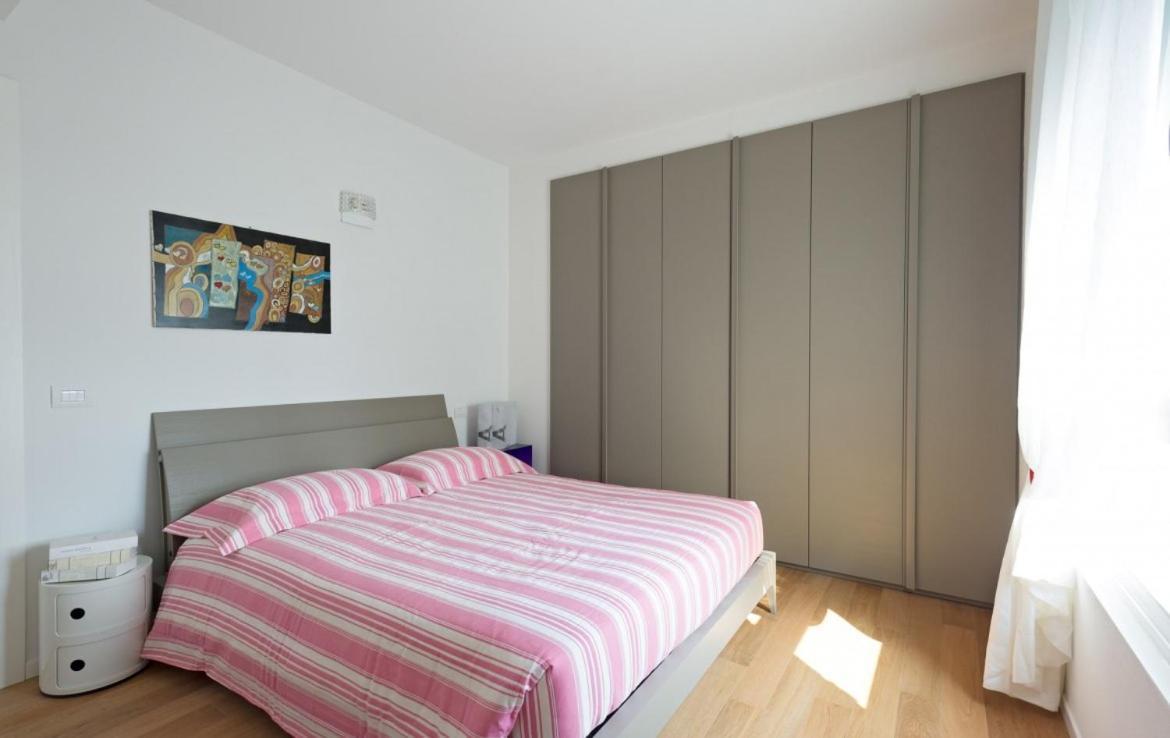 Modern Apartments Lake View With Pool Musso ภายนอก รูปภาพ